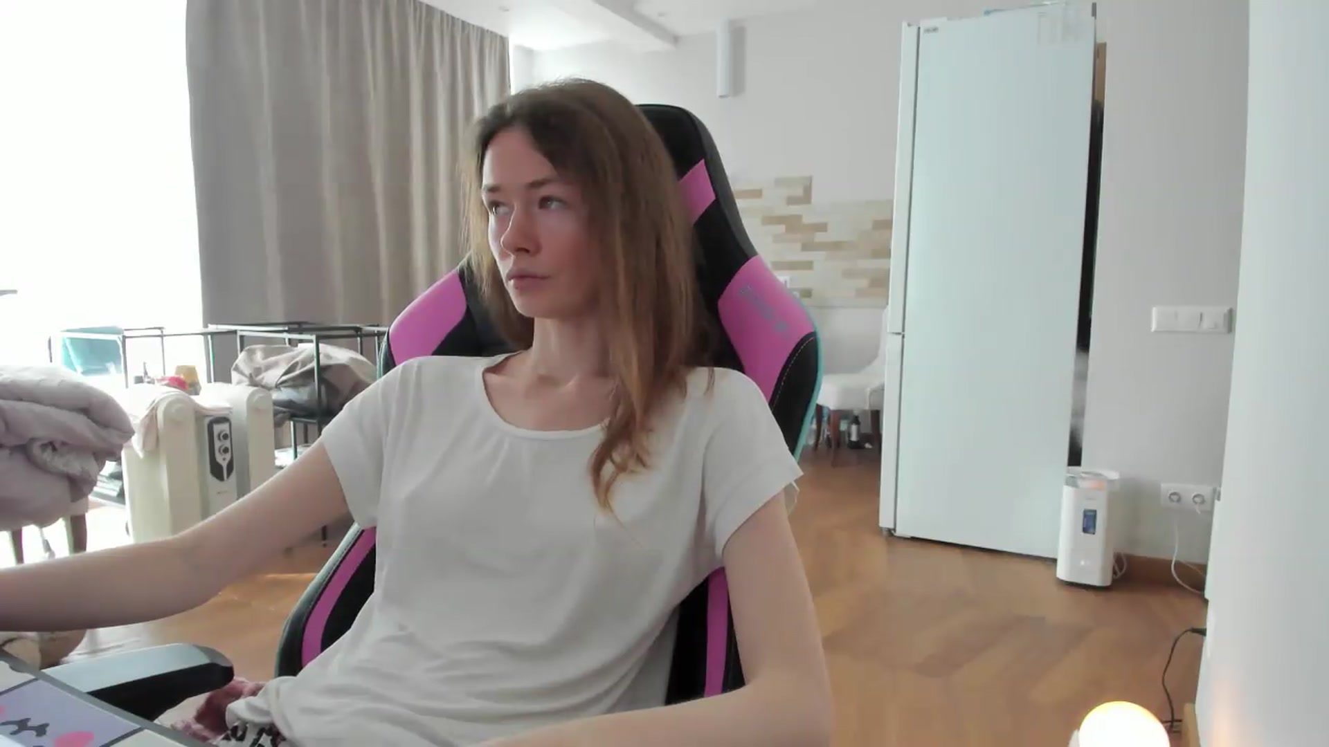 Gallery image thumbnail from Oksanafedorov's myfreecams stream on, 08/29/2026, 12:28 image 9 of 20