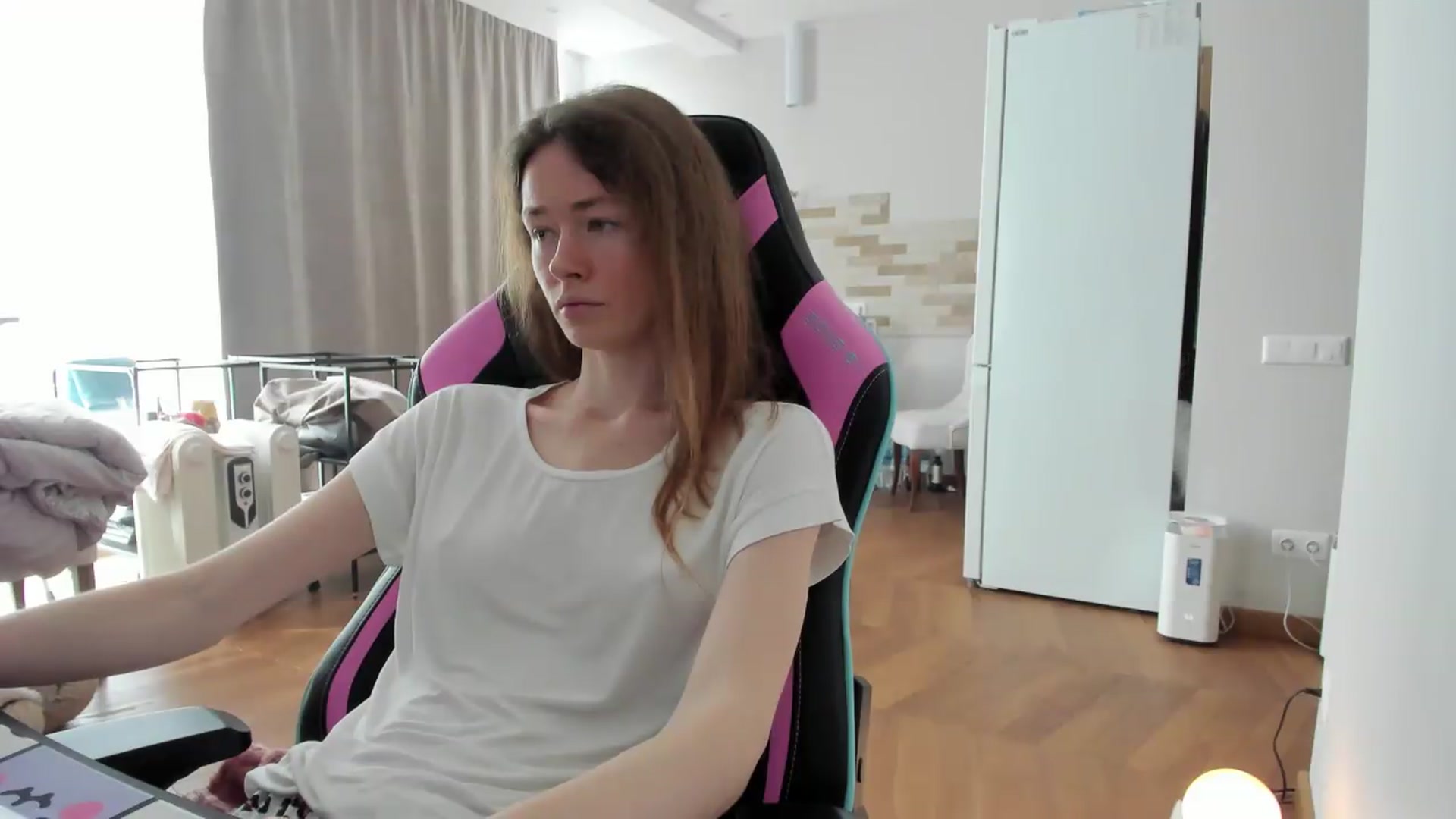 Gallery image thumbnail from Oksanafedorov's myfreecams stream on, 08/29/2026, 12:28 image 6 of 20