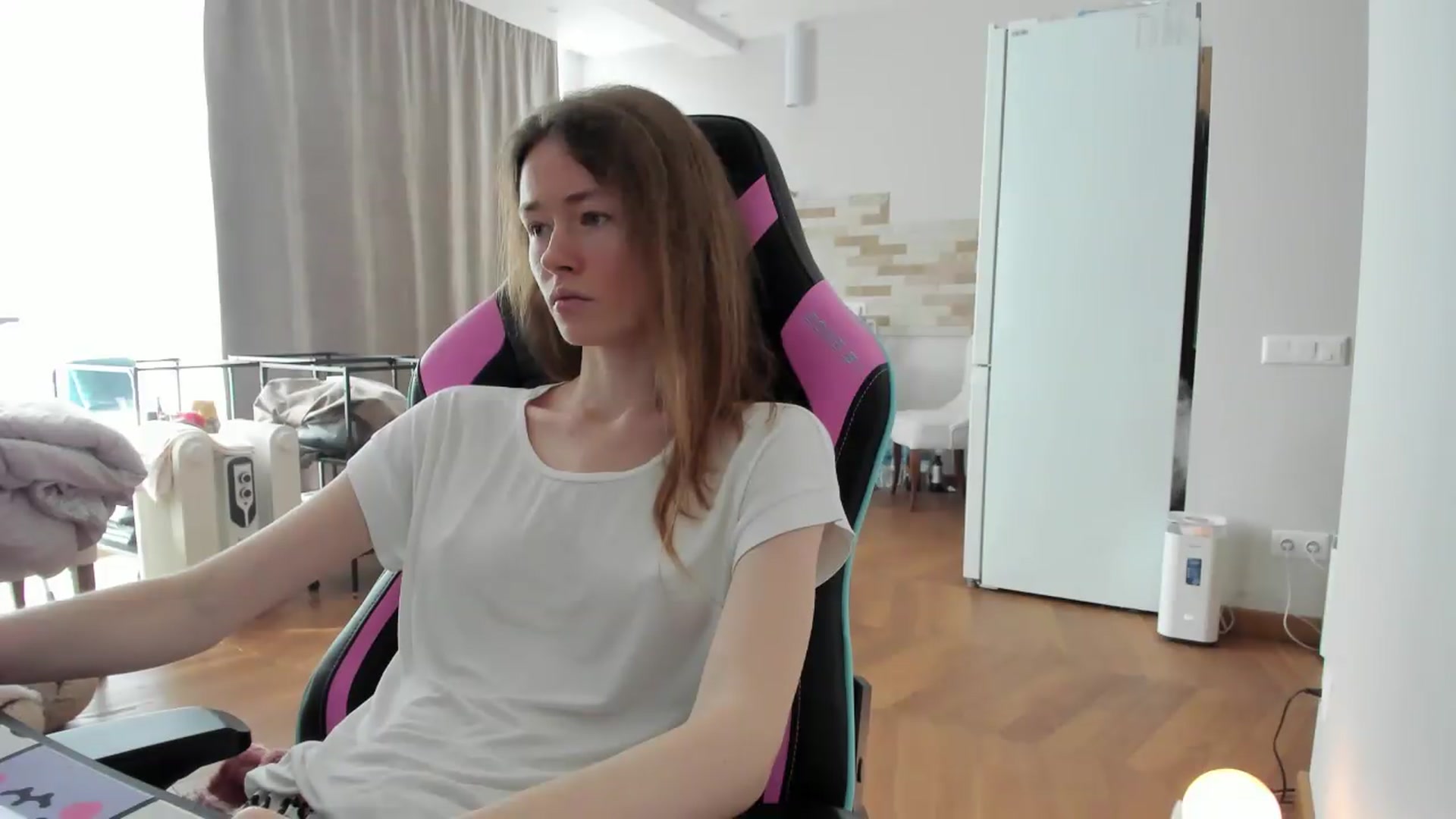Gallery image thumbnail from Oksanafedorov's myfreecams stream on, 08/29/2026, 12:28 image 7 of 20