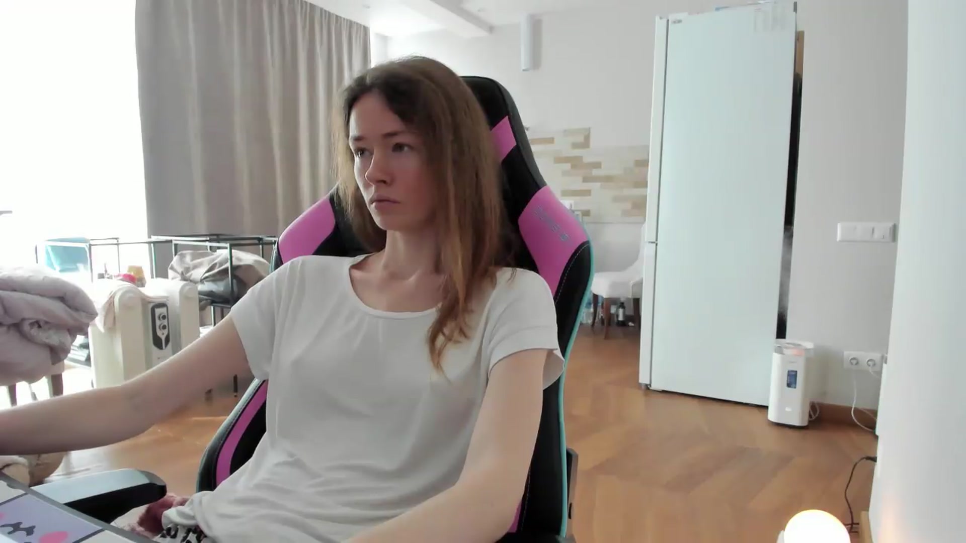 Gallery image thumbnail from Oksanafedorov's myfreecams stream on, 08/29/2026, 12:28 image 8 of 20