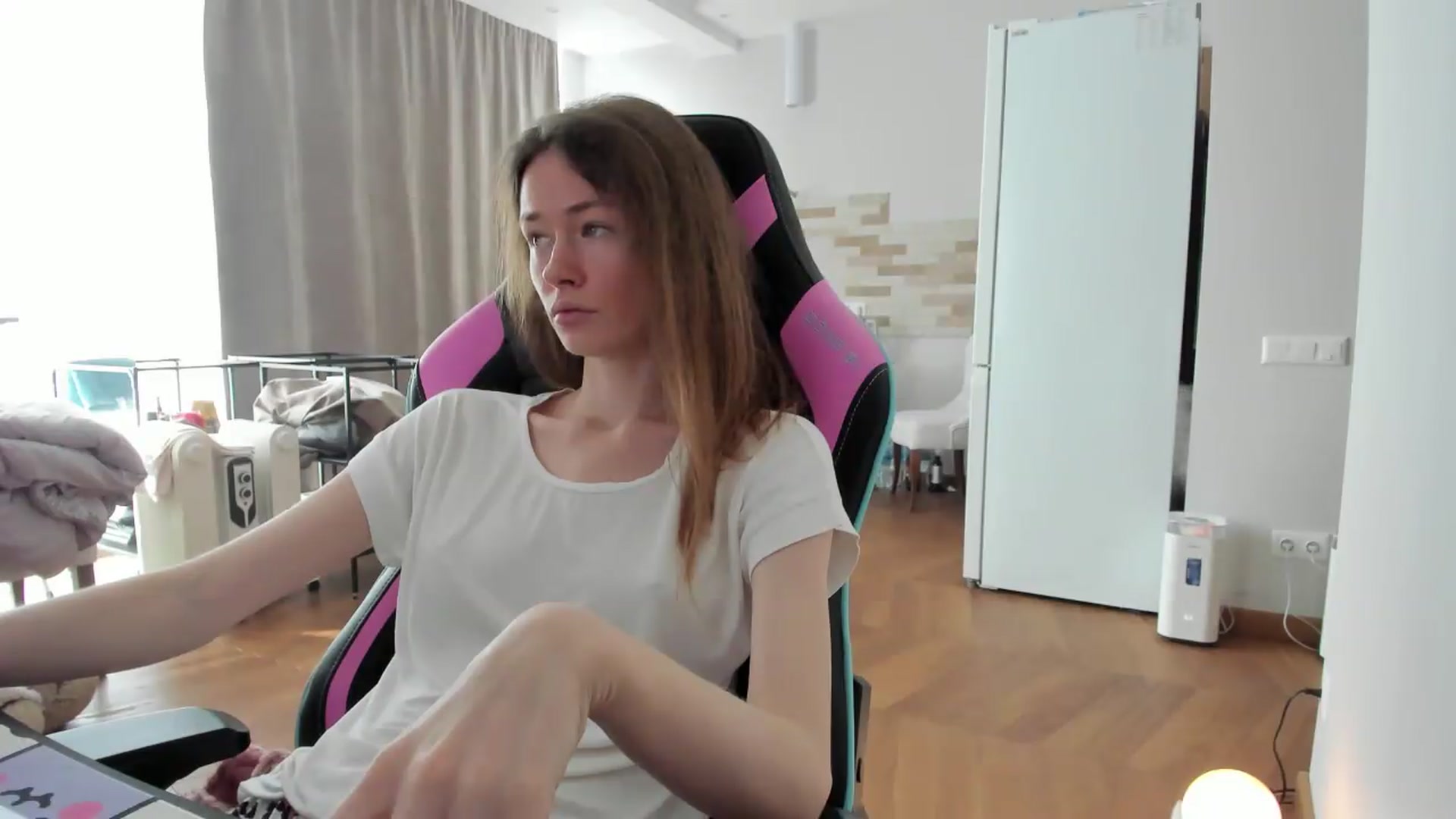 Gallery image thumbnail from Oksanafedorov's myfreecams stream on, 08/29/2026, 12:28 image 12 of 20