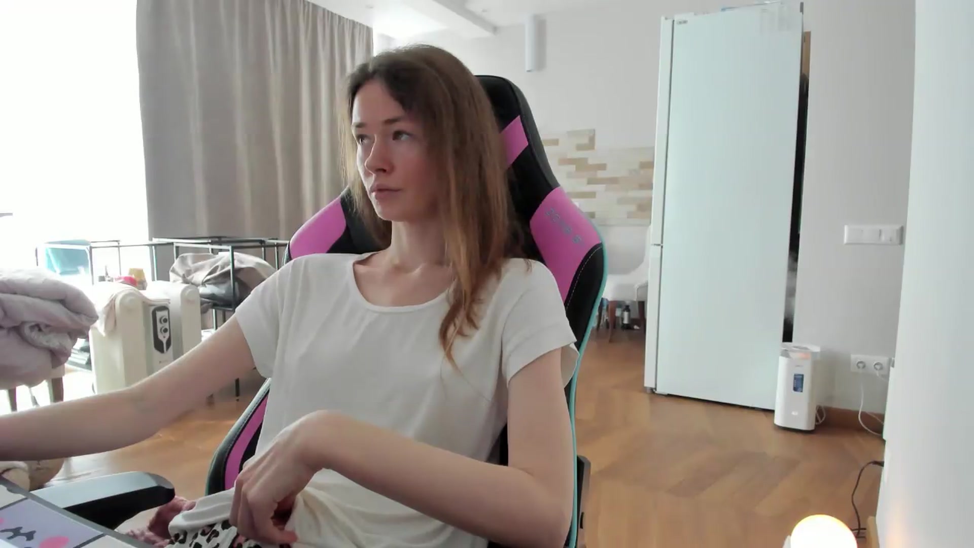 Gallery image thumbnail from Oksanafedorov's myfreecams stream on, 08/29/2026, 12:28 image 4 of 20