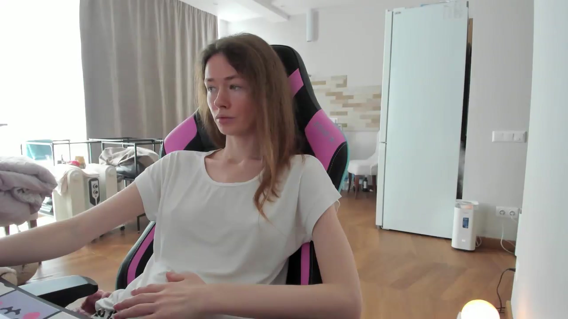 Gallery image thumbnail from Oksanafedorov's myfreecams stream on, 08/29/2026, 12:28 image 5 of 20