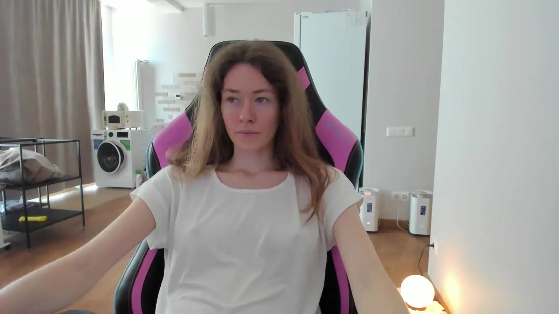 Gallery image thumbnail from Oksanafedorov's myfreecams stream on, 08/30/2026, 09:27 image 11 of 20