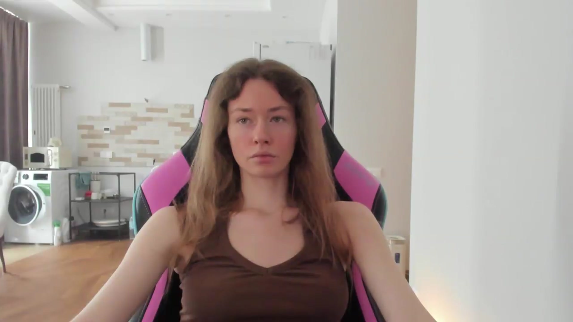 Gallery image thumbnail from Oksanafedorov's myfreecams stream on, 09/02/2026, 10:59 image 8 of 20