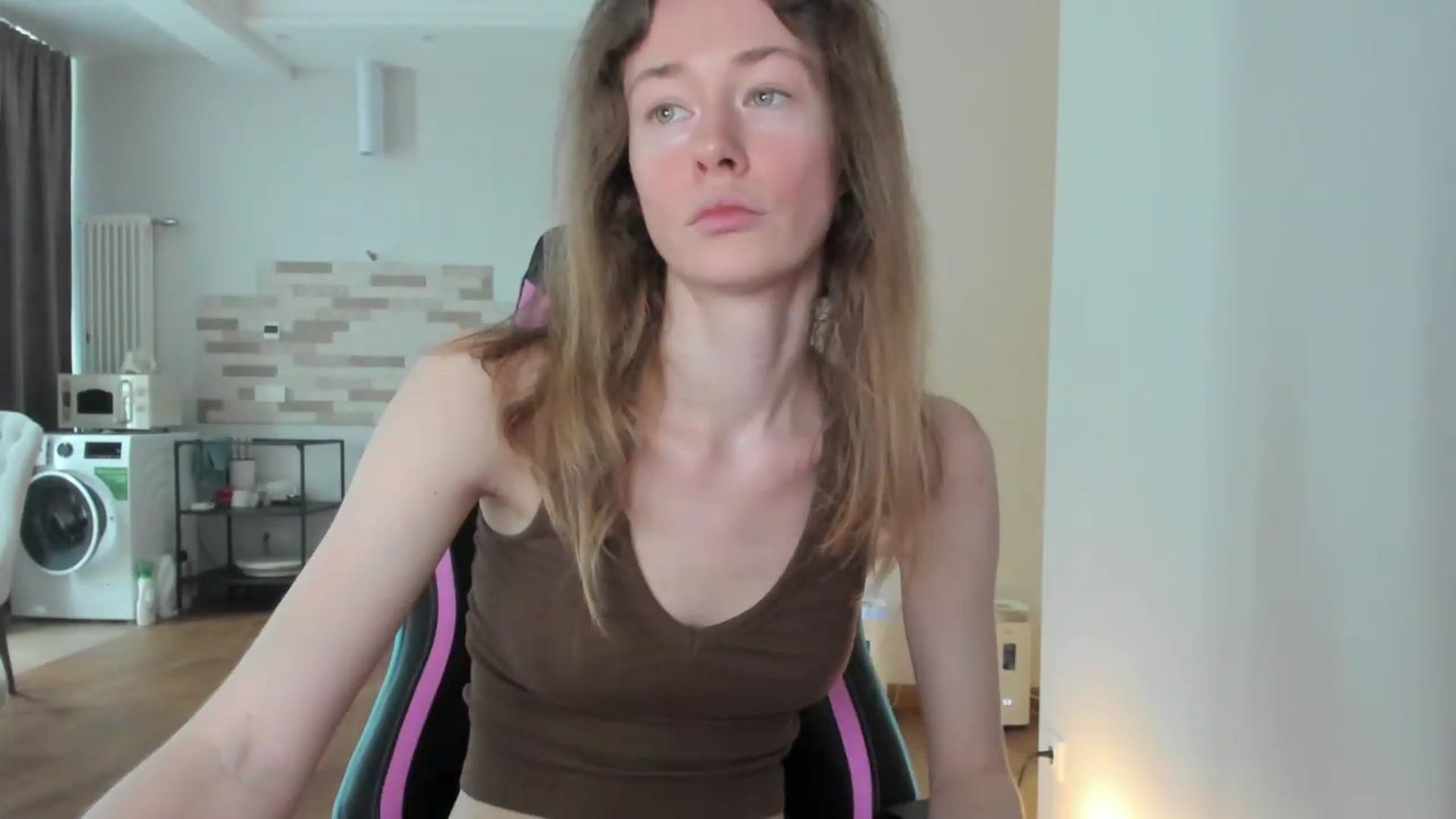 Gallery image thumbnail from Oksanafedorov's myfreecams stream on, 09/02/2026, 10:59 image 15 of 20