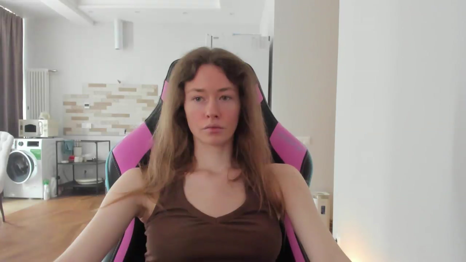 Gallery image thumbnail from Oksanafedorov's myfreecams stream on, 09/02/2026, 10:59 image 7 of 20
