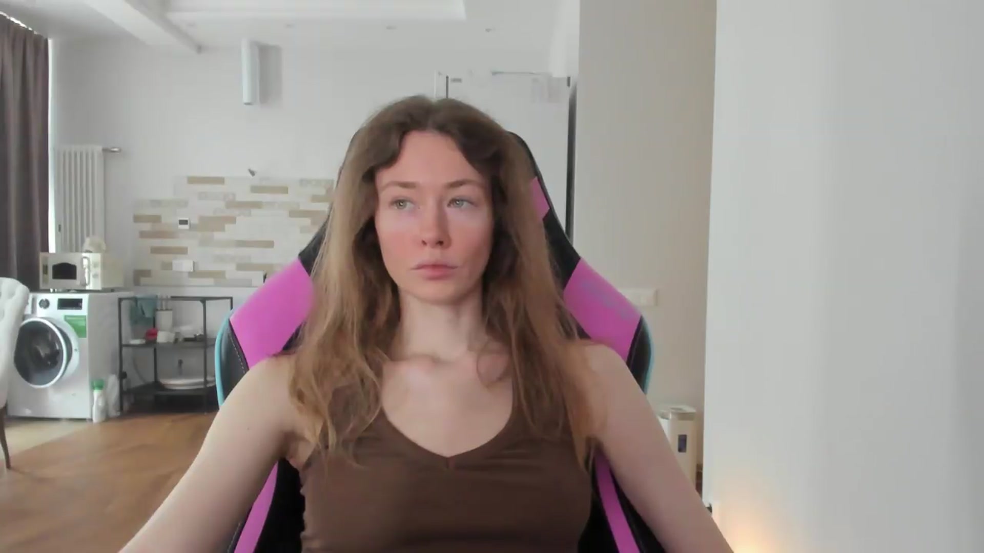 Gallery image thumbnail from Oksanafedorov's myfreecams stream on, 09/02/2026, 10:59 image 4 of 20