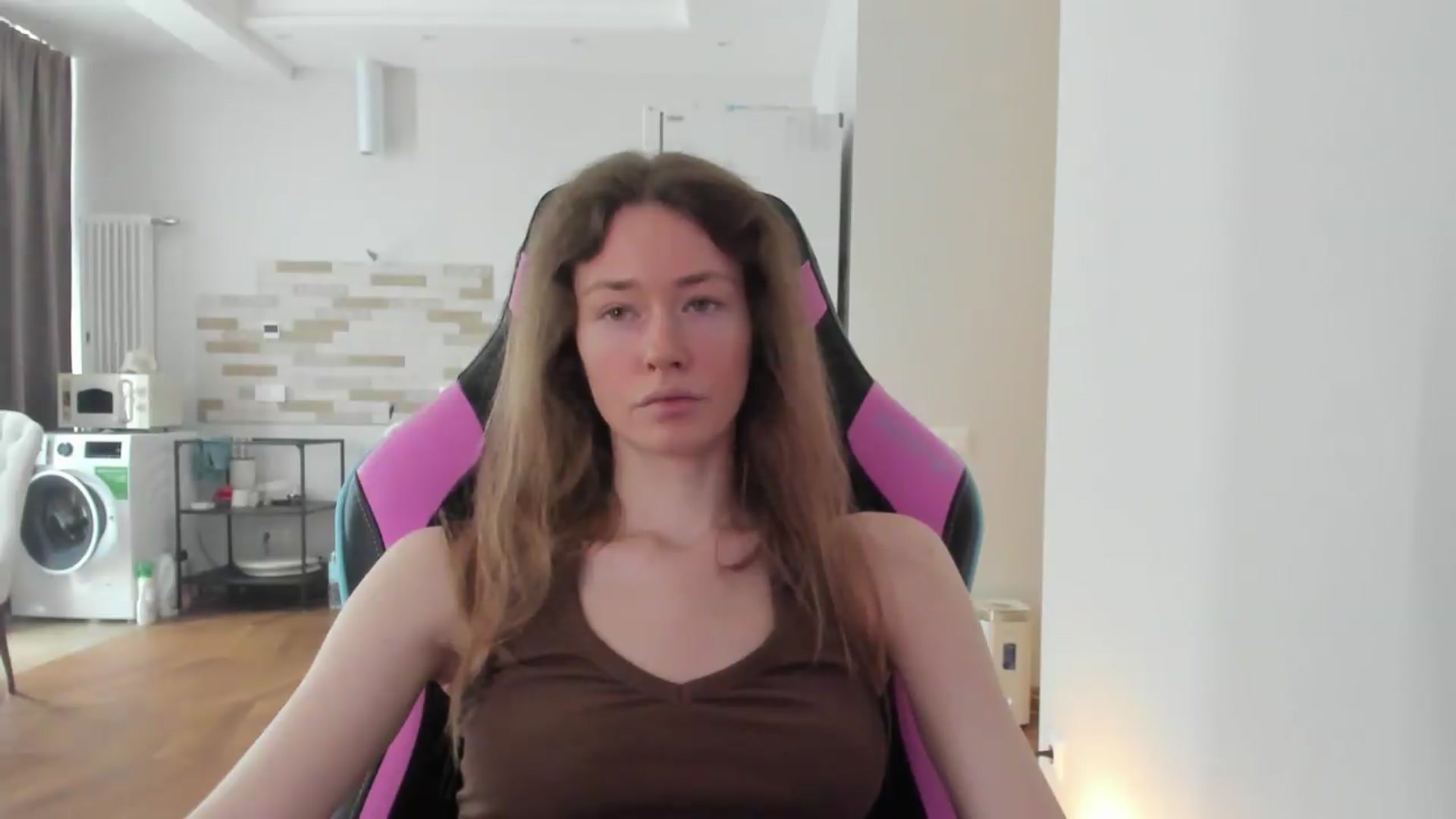 Gallery image thumbnail from Oksanafedorov's myfreecams stream on, 09/02/2026, 10:59 image 9 of 20