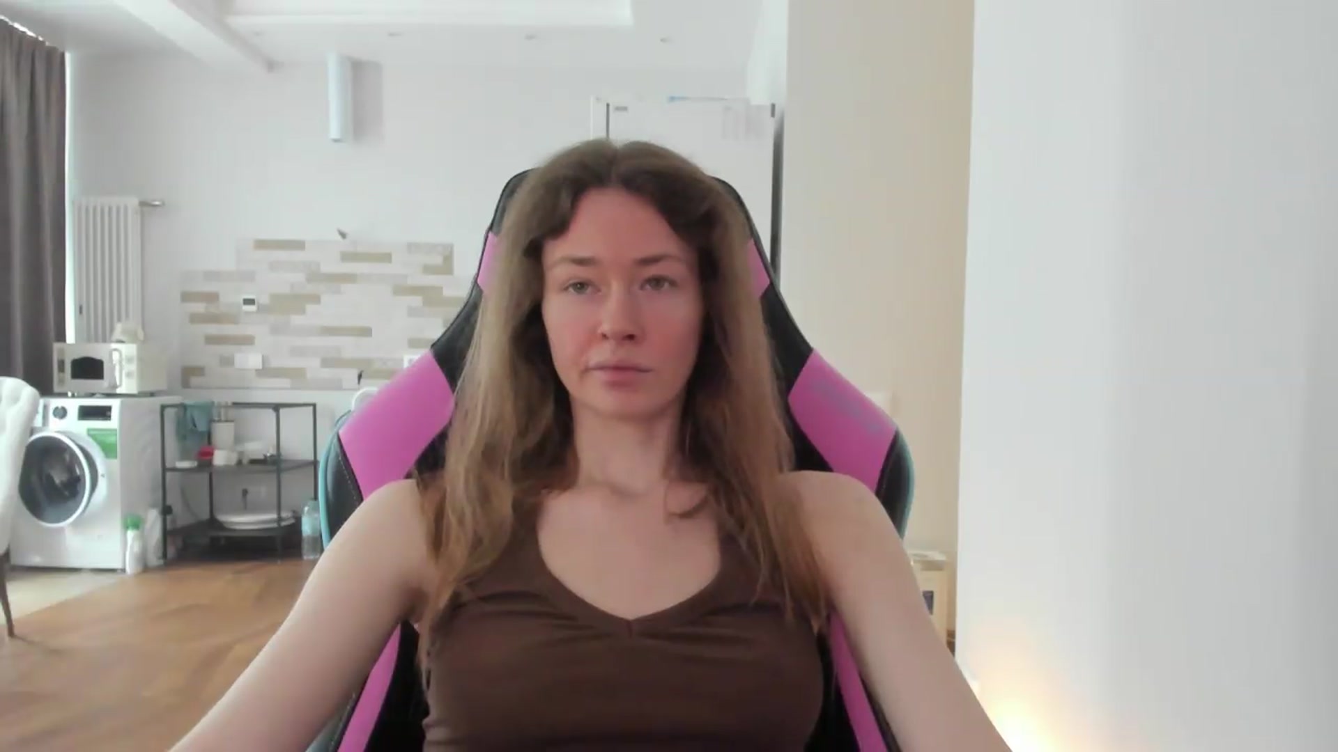 Gallery image thumbnail from Oksanafedorov's myfreecams stream on, 09/02/2026, 10:59 image 10 of 20