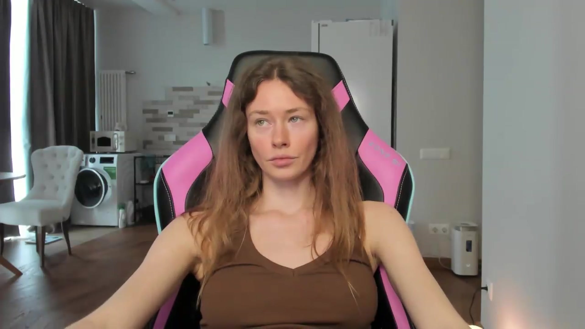 Gallery image thumbnail from Oksanafedorov's myfreecams stream on, 09/02/2026, 12:17 image 3 of 20