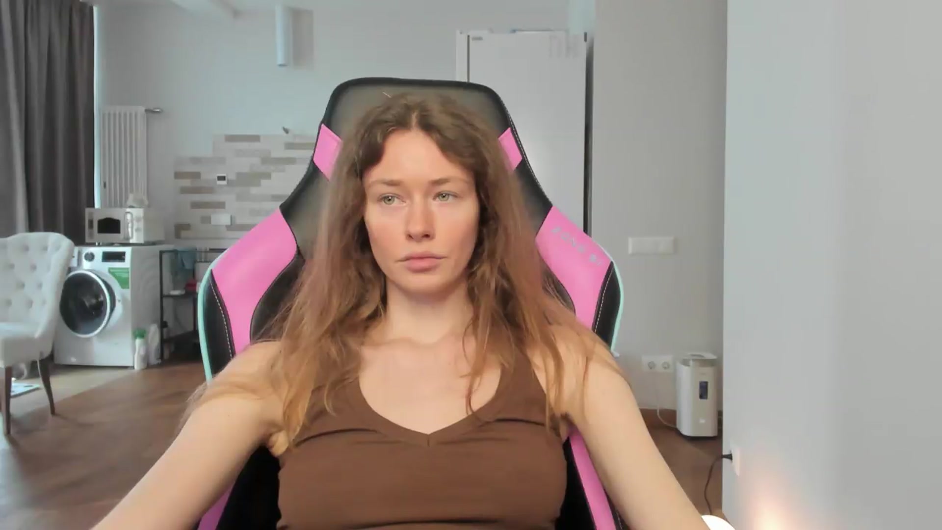 Gallery image thumbnail from Oksanafedorov's myfreecams stream on, 09/02/2026, 12:17 image 10 of 20