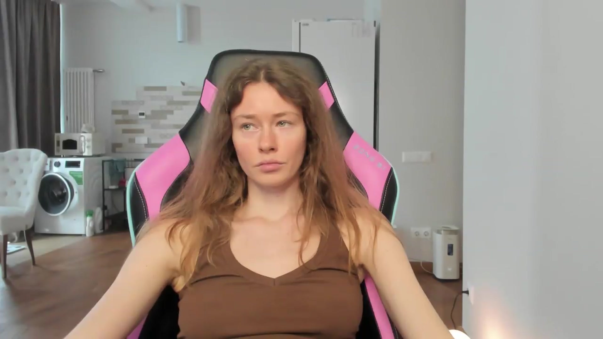 Gallery image thumbnail from Oksanafedorov's myfreecams stream on, 09/02/2026, 12:17 image 8 of 20