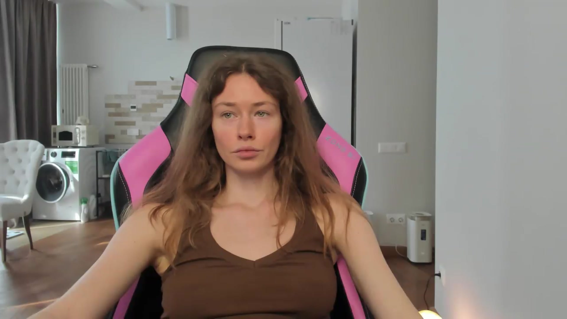 Gallery image thumbnail from Oksanafedorov's myfreecams stream on, 09/02/2026, 12:17 image 6 of 20