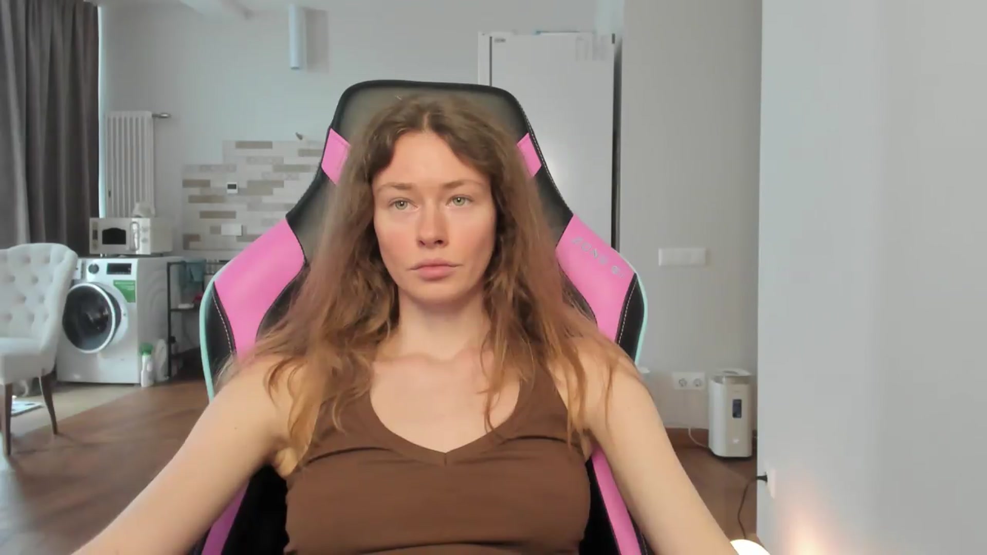 Gallery image thumbnail from Oksanafedorov's myfreecams stream on, 09/02/2026, 12:17 image 7 of 20