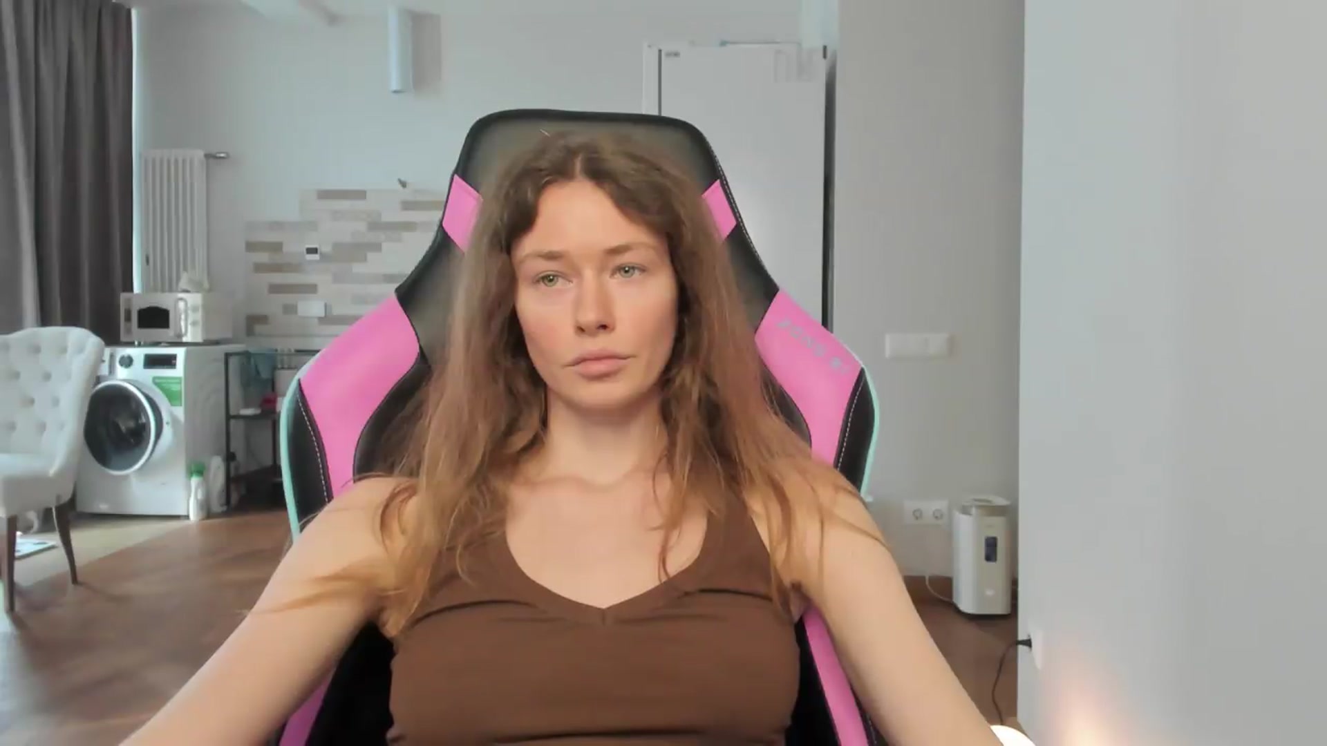 Gallery image thumbnail from Oksanafedorov's myfreecams stream on, 09/02/2026, 12:17 image 14 of 20