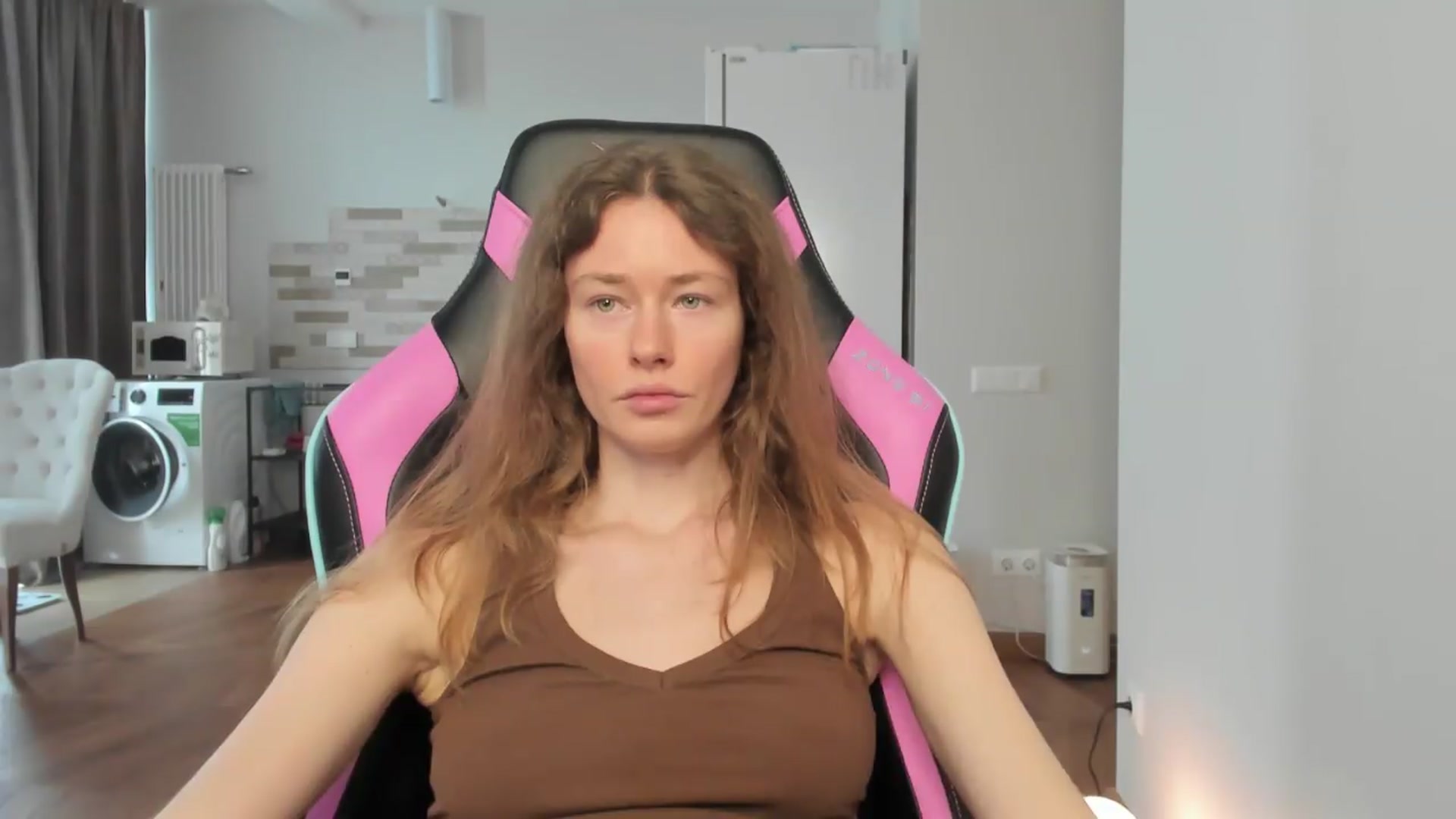 Gallery image thumbnail from Oksanafedorov's myfreecams stream on, 09/02/2026, 12:17 image 9 of 20