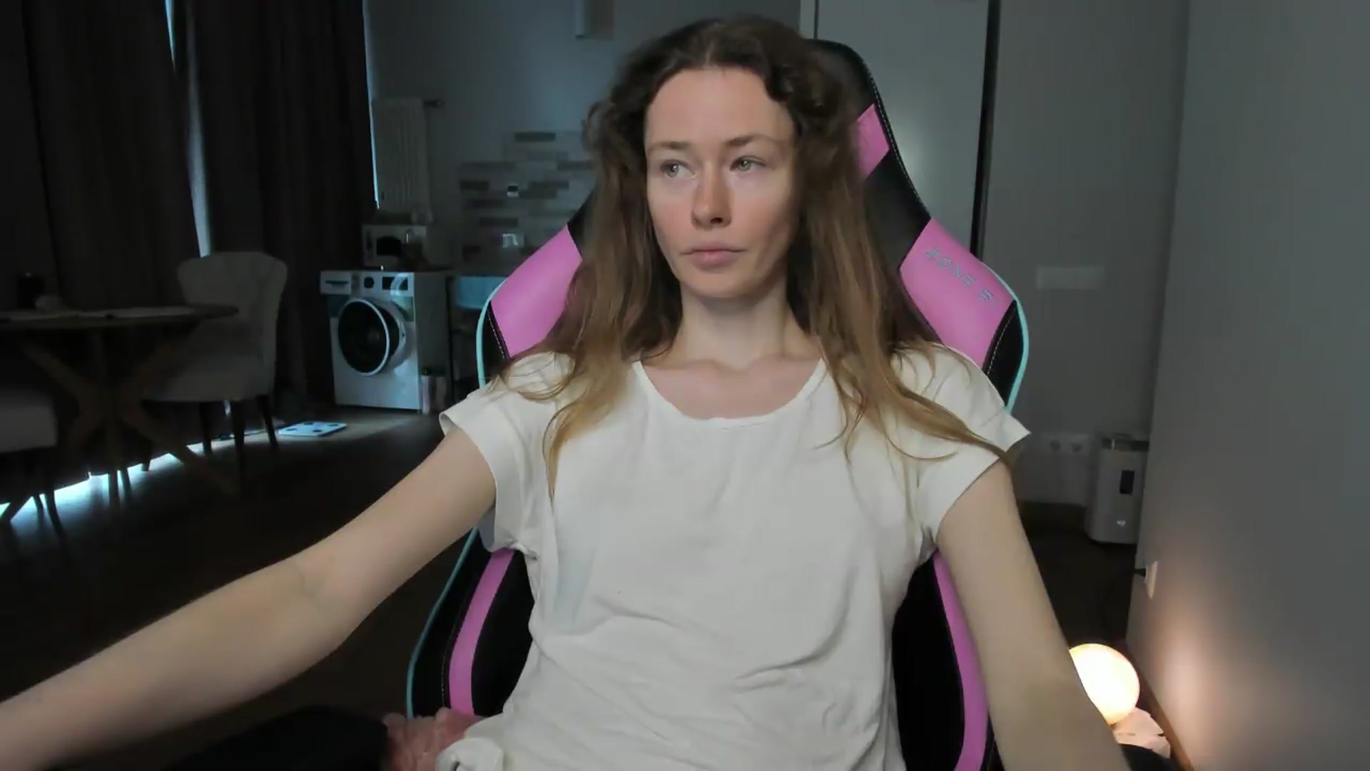 Gallery image thumbnail from Oksanafedorov's myfreecams stream on, 09/07/2026, 10:16 image 5 of 20