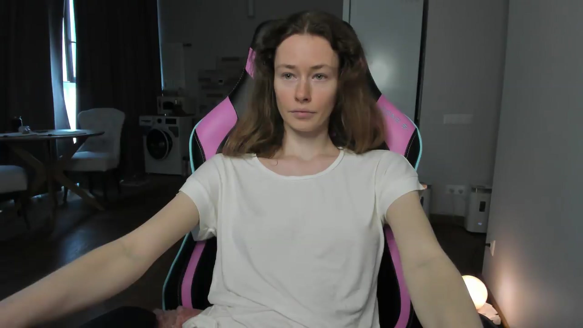Gallery image thumbnail from Oksanafedorov's myfreecams stream on, 09/07/2026, 10:16 image 6 of 20