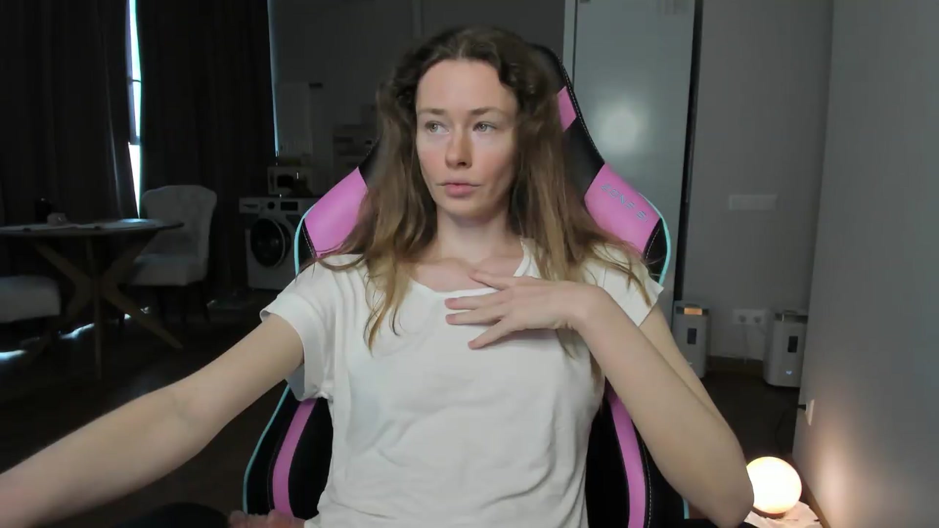 Gallery image thumbnail from Oksanafedorov's myfreecams stream on, 09/07/2026, 10:16 image 16 of 20