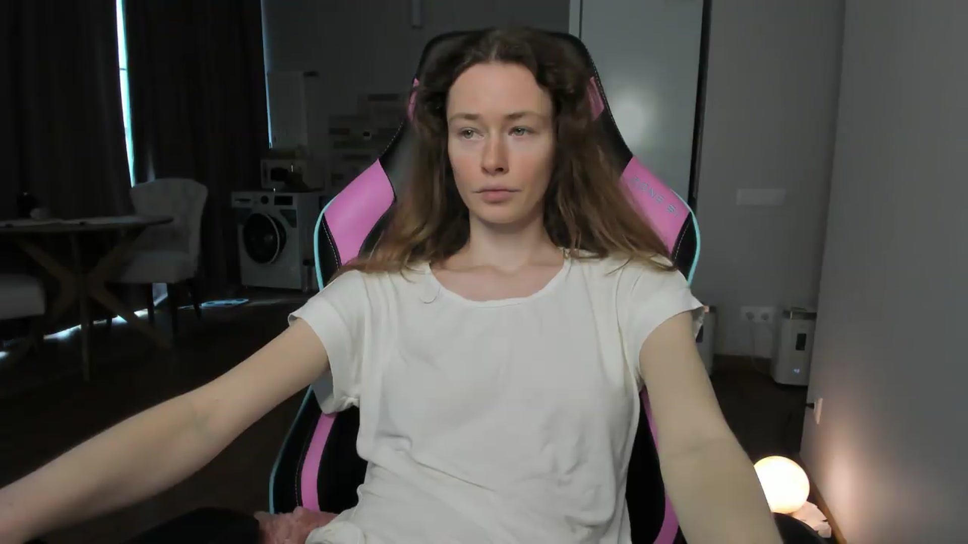 Gallery image thumbnail from Oksanafedorov's myfreecams stream on, 09/07/2026, 10:16 image 11 of 20