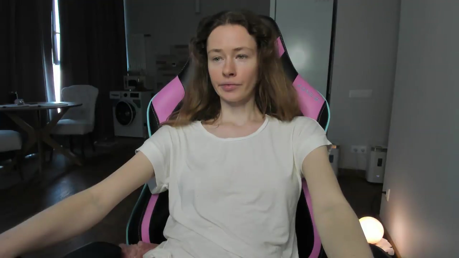 Gallery image thumbnail from Oksanafedorov's myfreecams stream on, 09/07/2026, 10:16 image 7 of 20