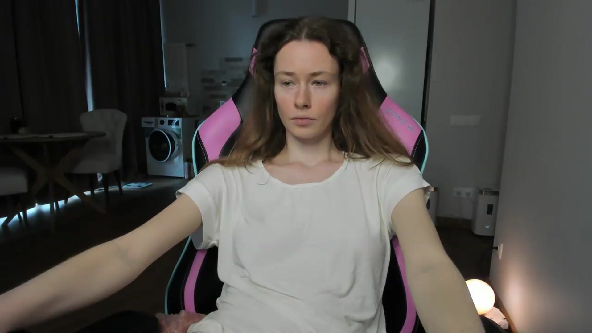 Gallery image thumbnail from Oksanafedorov's myfreecams stream on, 09/07/2026, 10:16 image 12 of 20