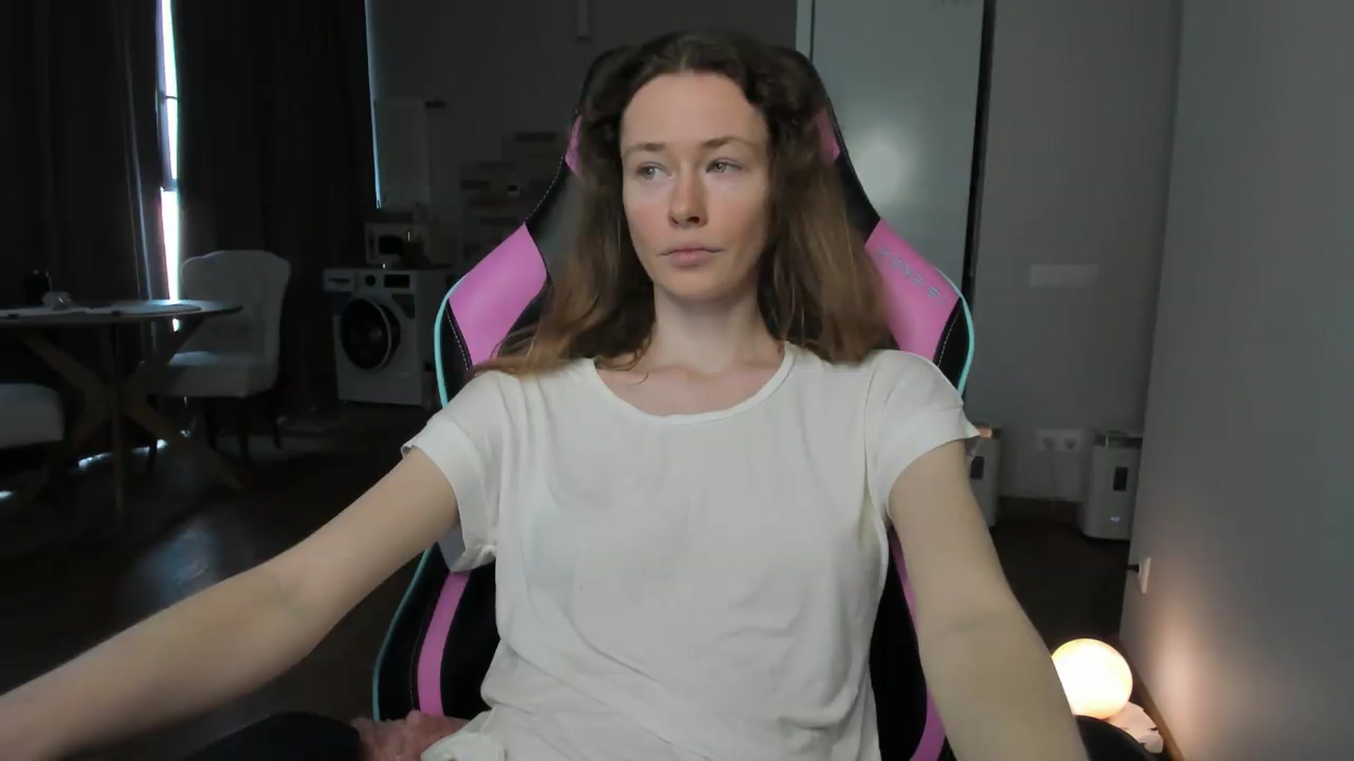 Gallery image thumbnail from Oksanafedorov's myfreecams stream on, 09/07/2026, 10:16 image 8 of 20