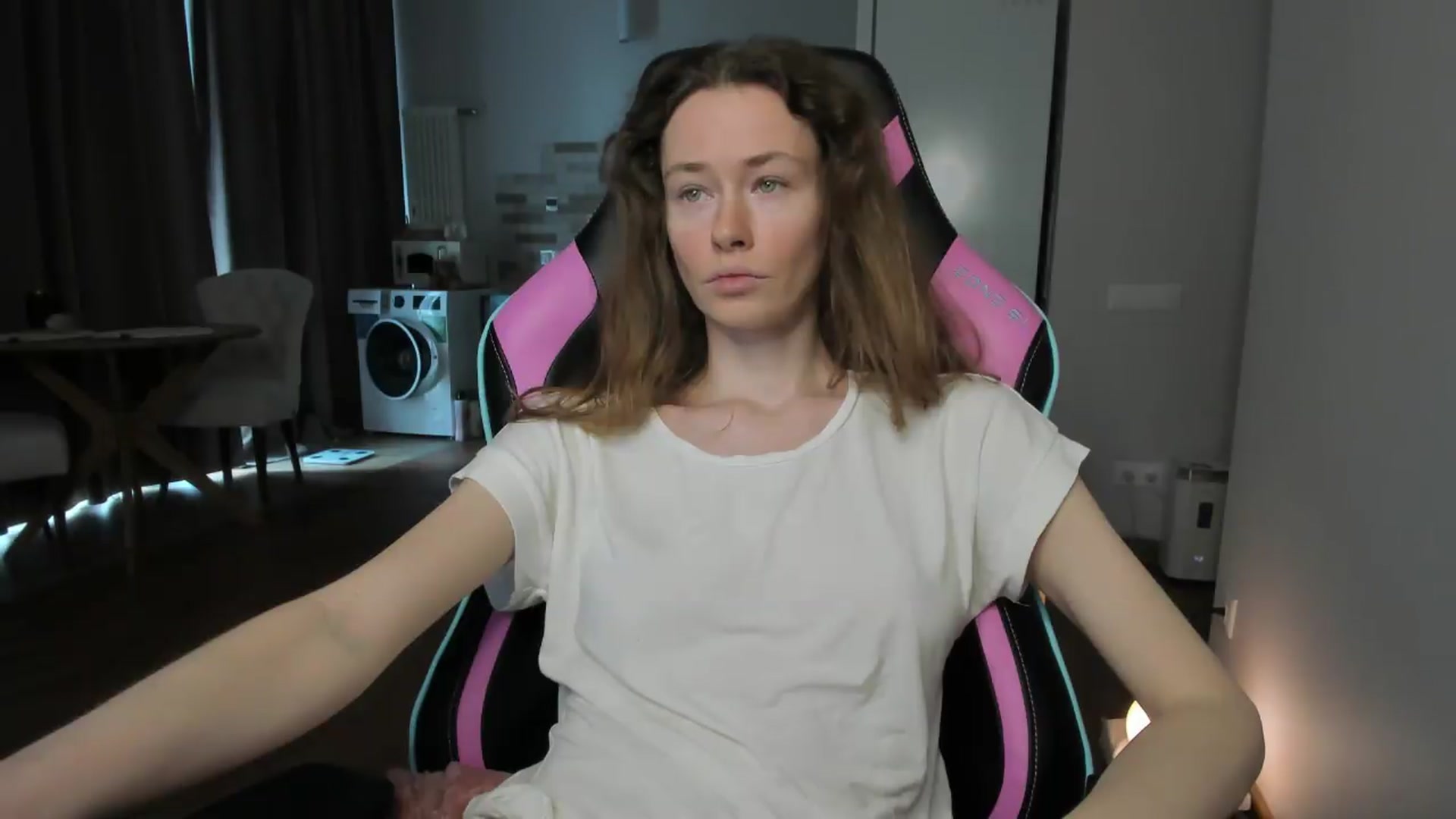 Gallery image thumbnail from Oksanafedorov's myfreecams stream on, 09/07/2026, 10:16 image 10 of 20