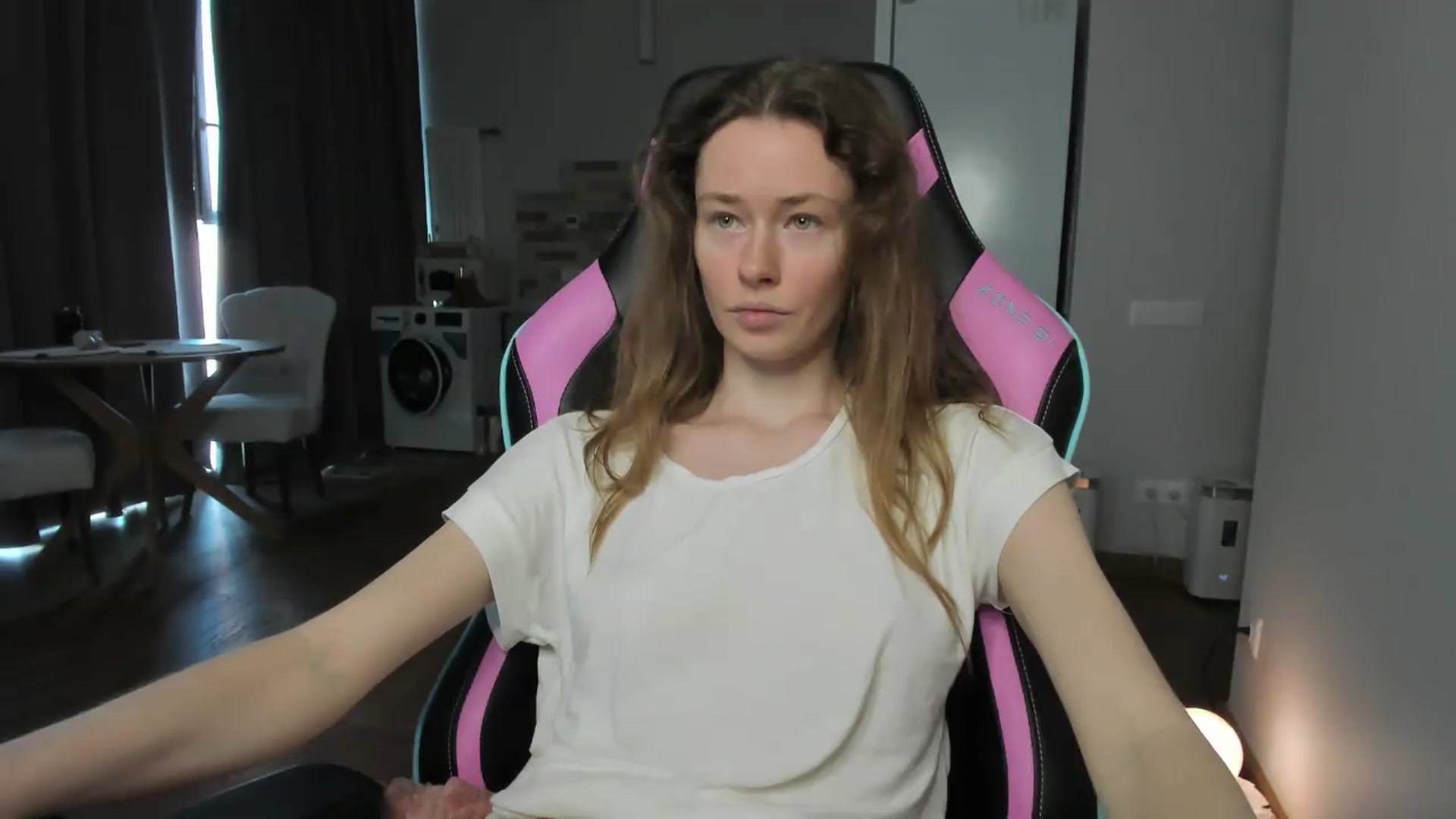 Gallery image thumbnail from Oksanafedorov's myfreecams stream on, 09/07/2026, 10:16 image 19 of 20