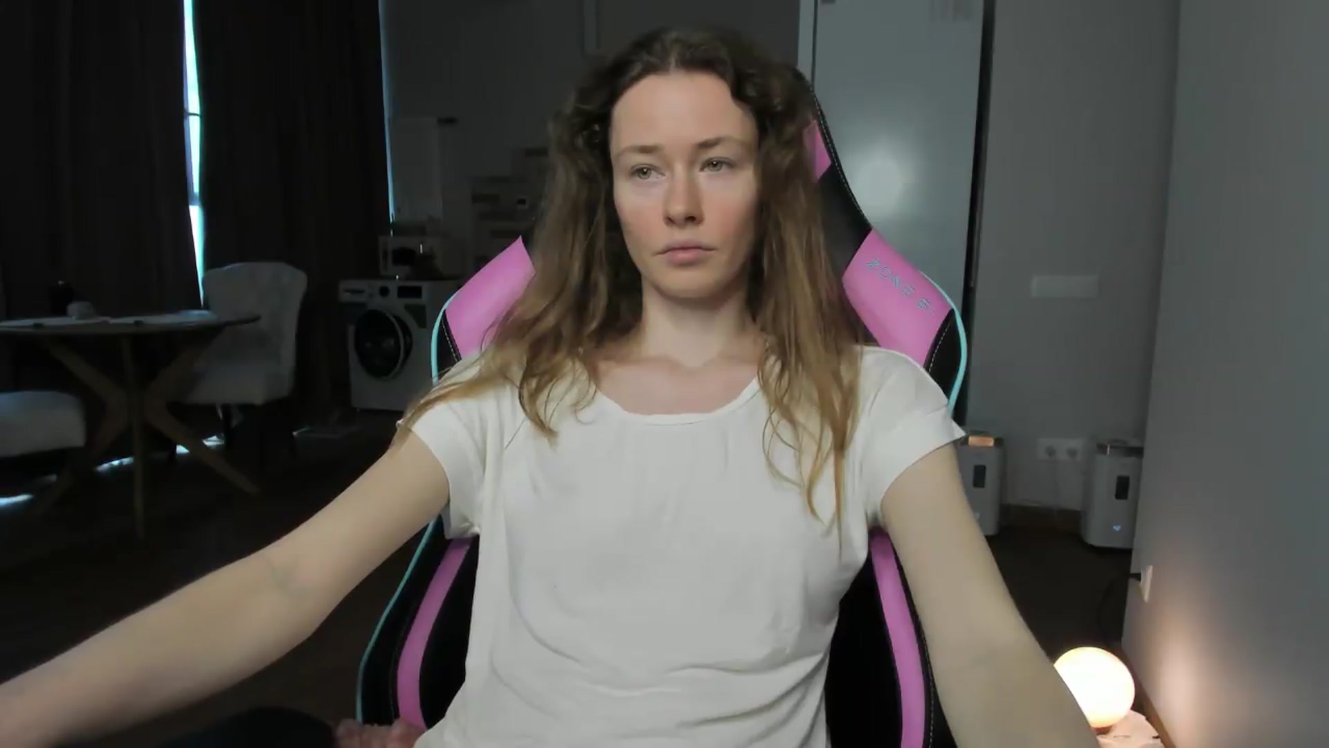 Gallery image thumbnail from Oksanafedorov's myfreecams stream on, 09/07/2026, 10:16 image 14 of 20
