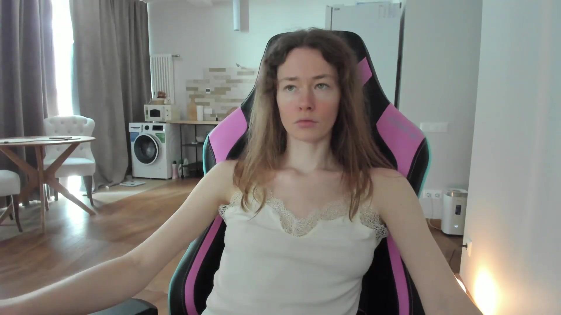 Gallery image thumbnail from Oksanafedorov's myfreecams stream on, 09/09/2026, 10:30 image 7 of 20