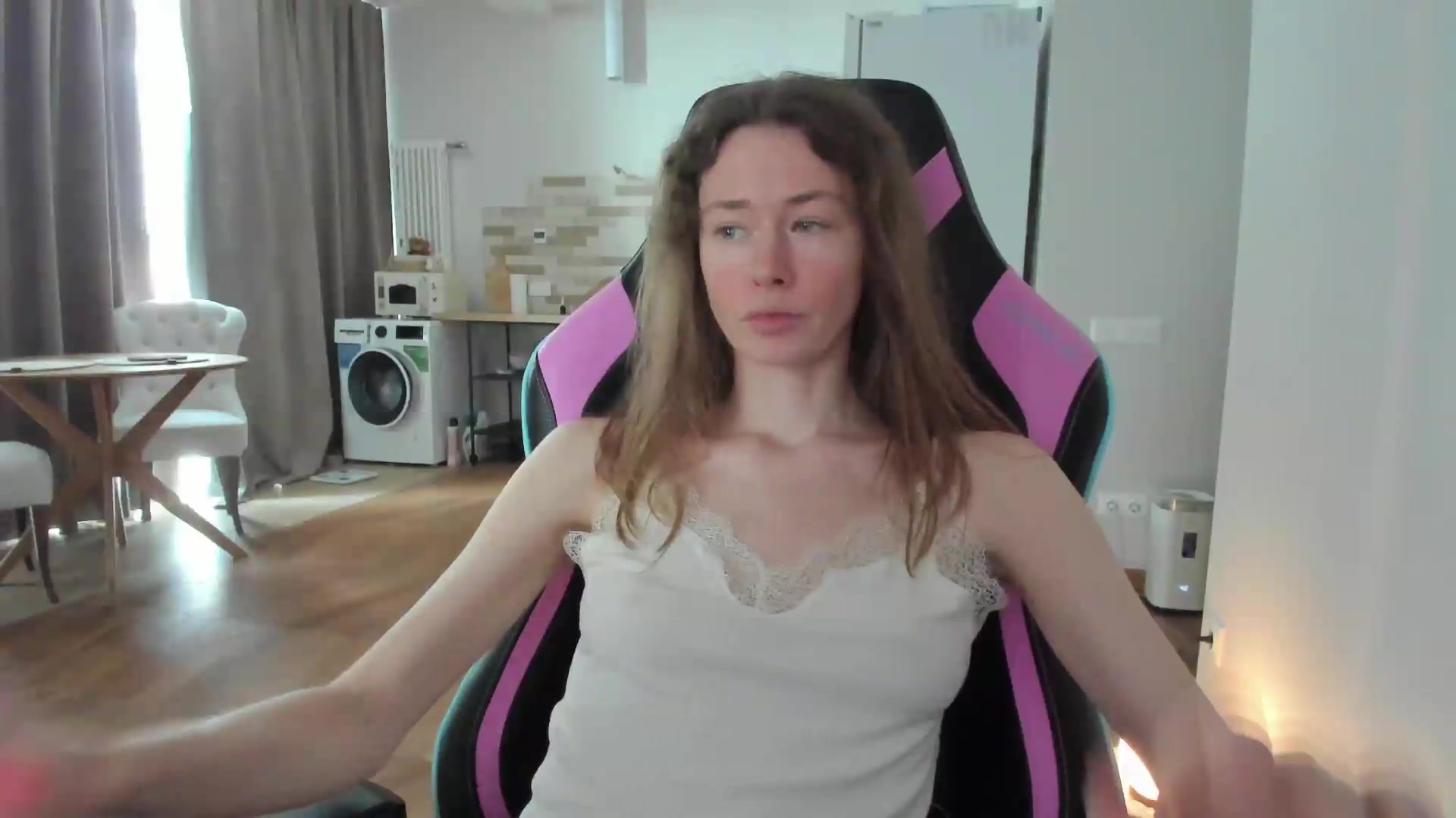Gallery image thumbnail from Oksanafedorov's myfreecams stream on, 09/09/2026, 10:30 image 9 of 20
