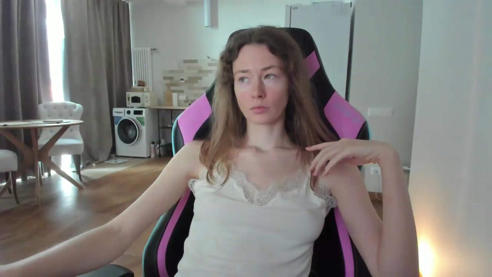 Gallery image thumbnail from Oksanafedorov's myfreecams stream on, 09/09/2026, 10:30 image 4 of 20