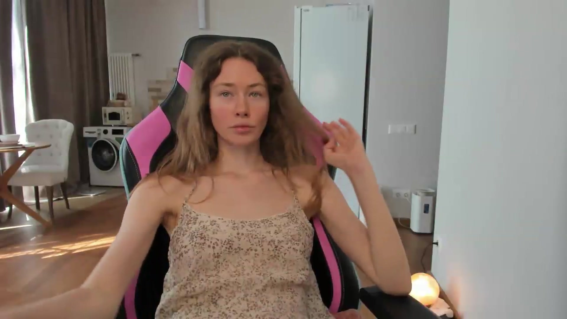 Gallery image thumbnail from Oksanafedorov's myfreecams stream on, 09/13/2026, 12:18 image 10 of 20