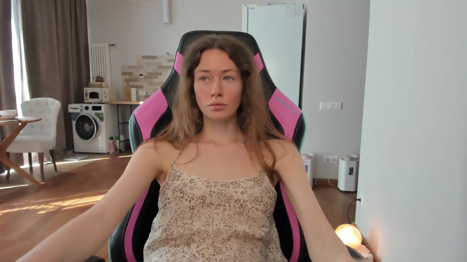 Gallery image thumbnail from Oksanafedorov's myfreecams stream on, 09/13/2026, 12:18 image 12 of 20