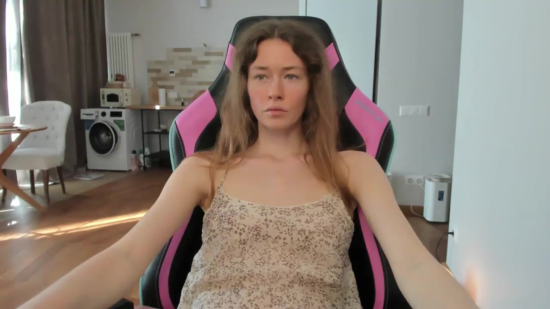 Gallery image thumbnail from Oksanafedorov's myfreecams stream on, 09/13/2026, 12:18 image 6 of 20