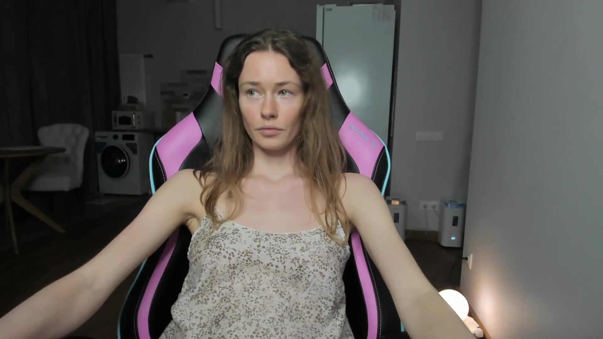 Gallery image thumbnail from Oksanafedorov's myfreecams stream on, 09/16/2026, 23:15 image 17 of 20