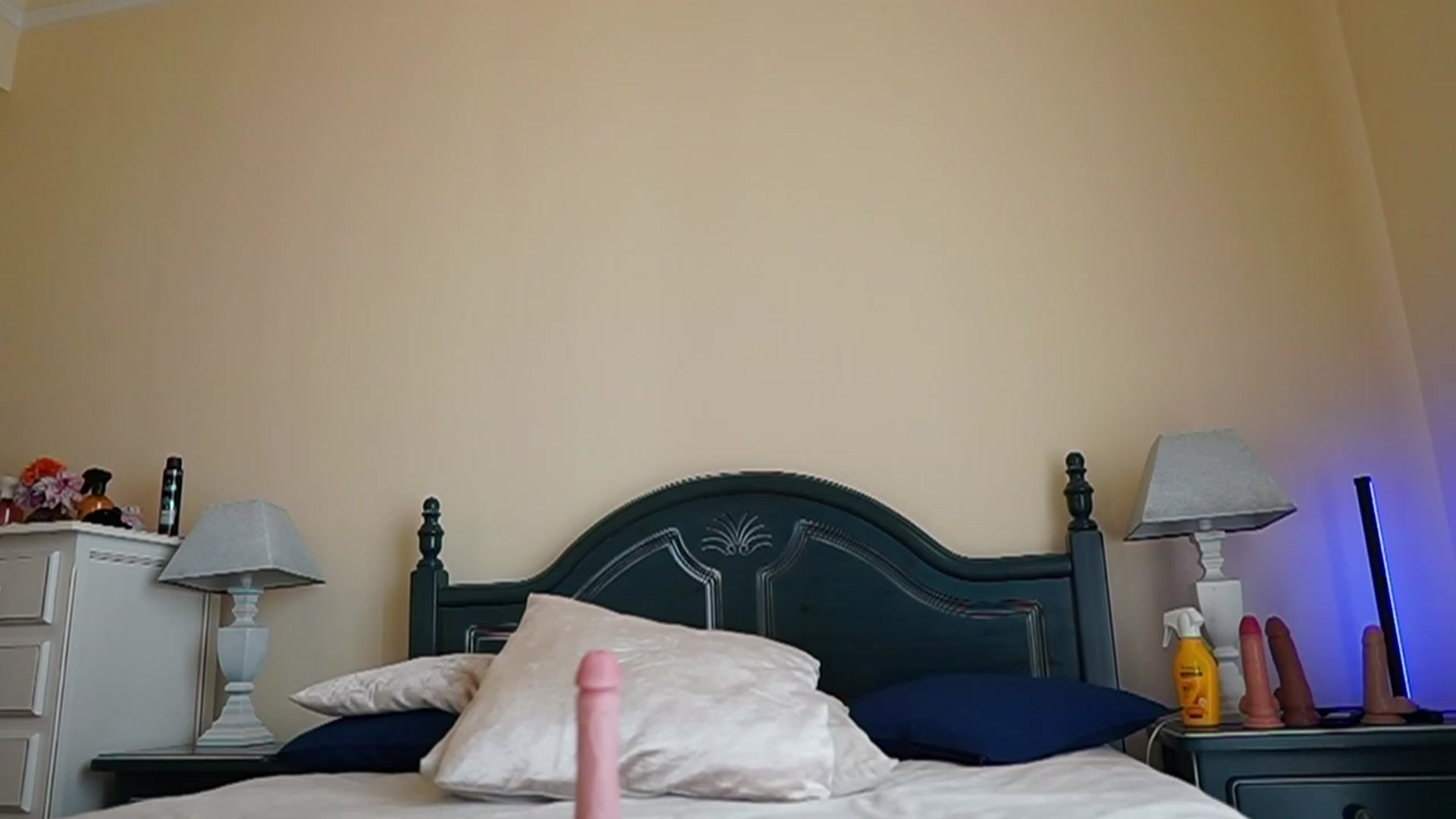 Gallery image thumbnail from Okssanna1's myfreecams stream on, 08/08/2023, 14:03 image 12 of 20