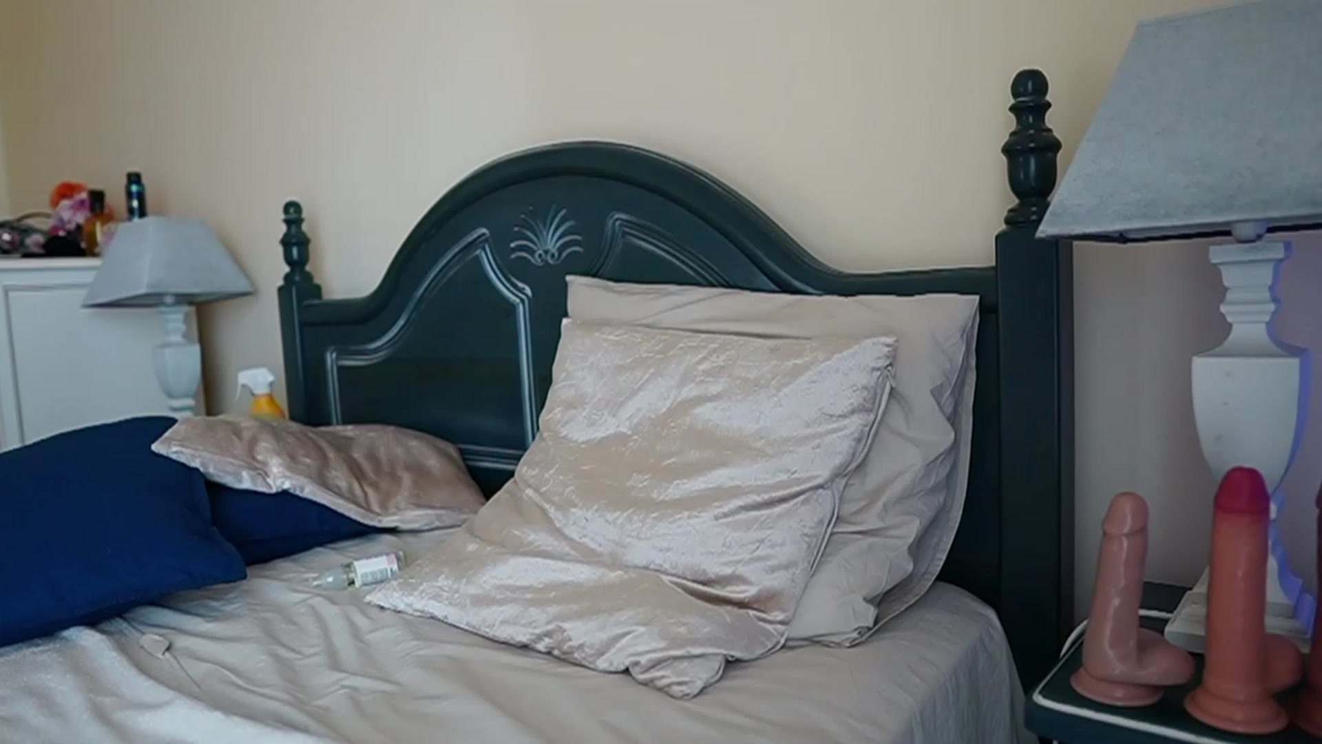 Gallery image thumbnail from Okssanna1's myfreecams stream on, 08/08/2023, 15:40 image 19 of 20
