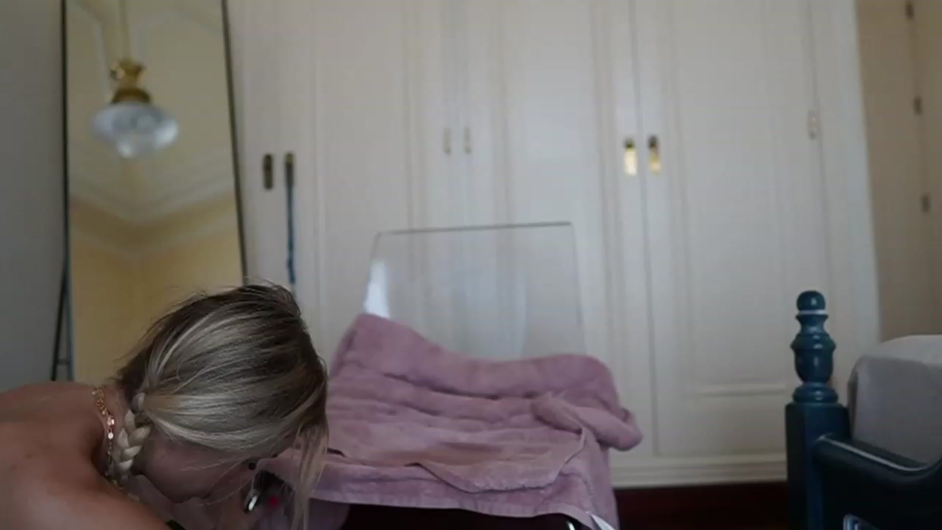 Gallery image thumbnail from Okssanna1's myfreecams stream on, 08/08/2023, 17:57 image 11 of 20