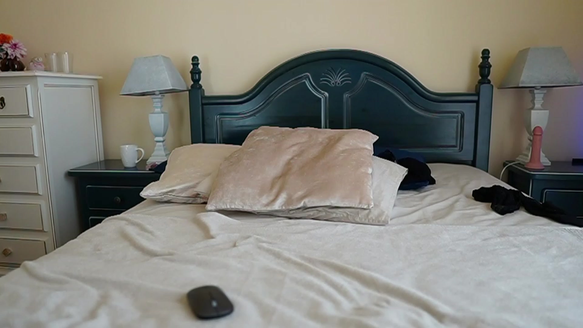 Gallery image thumbnail from Okssanna1's myfreecams stream on, 08/12/2023, 08:51 image 19 of 20