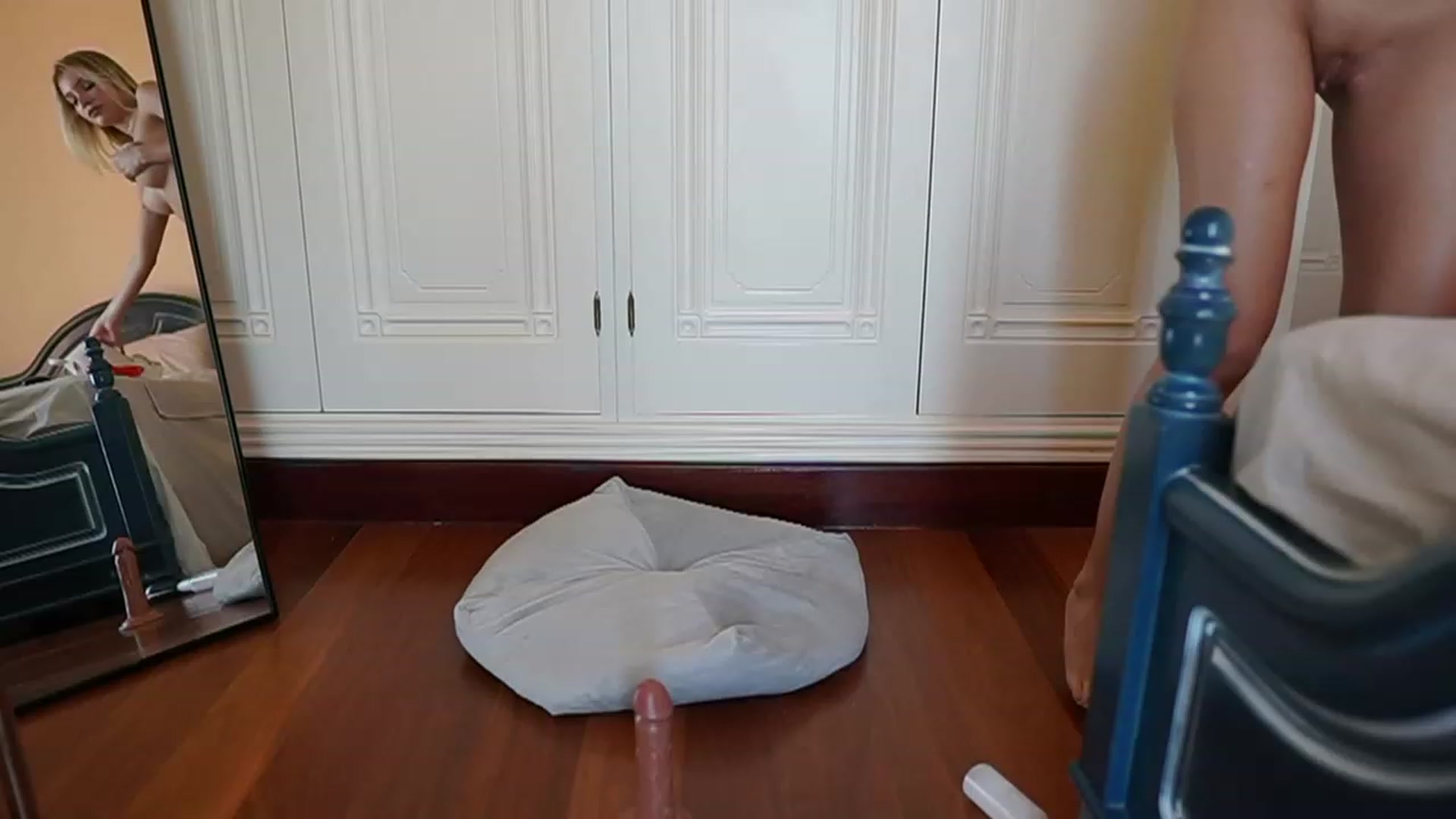Gallery image thumbnail from Okssanna1's myfreecams stream on, 08/30/2023, 08:43 image 10 of 20