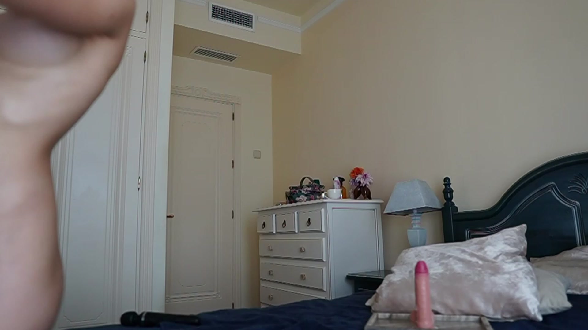 Gallery image thumbnail from Okssanna1's myfreecams stream on, 09/10/2023, 13:14 image 10 of 20