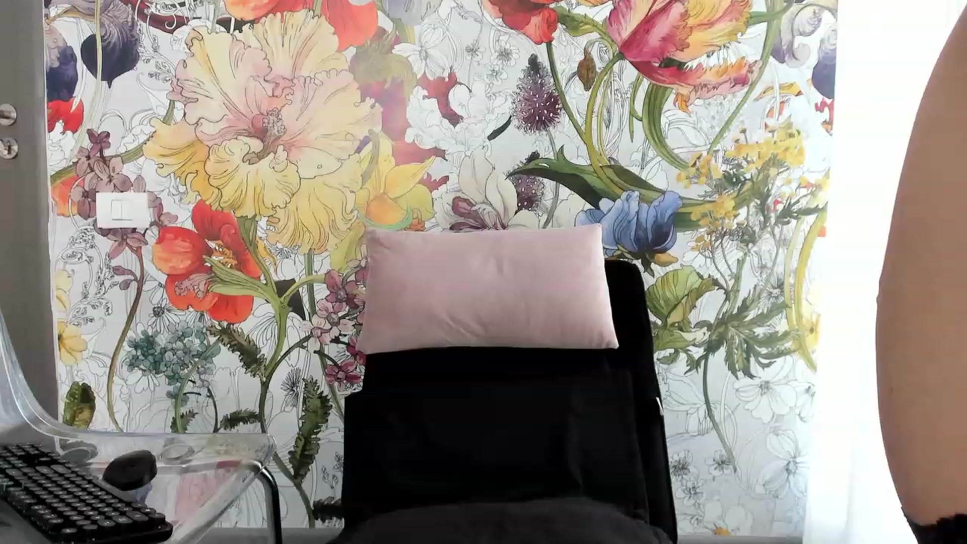 Gallery image thumbnail from Okssanna1's myfreecams stream on, 09/22/2023, 10:12 image 14 of 20