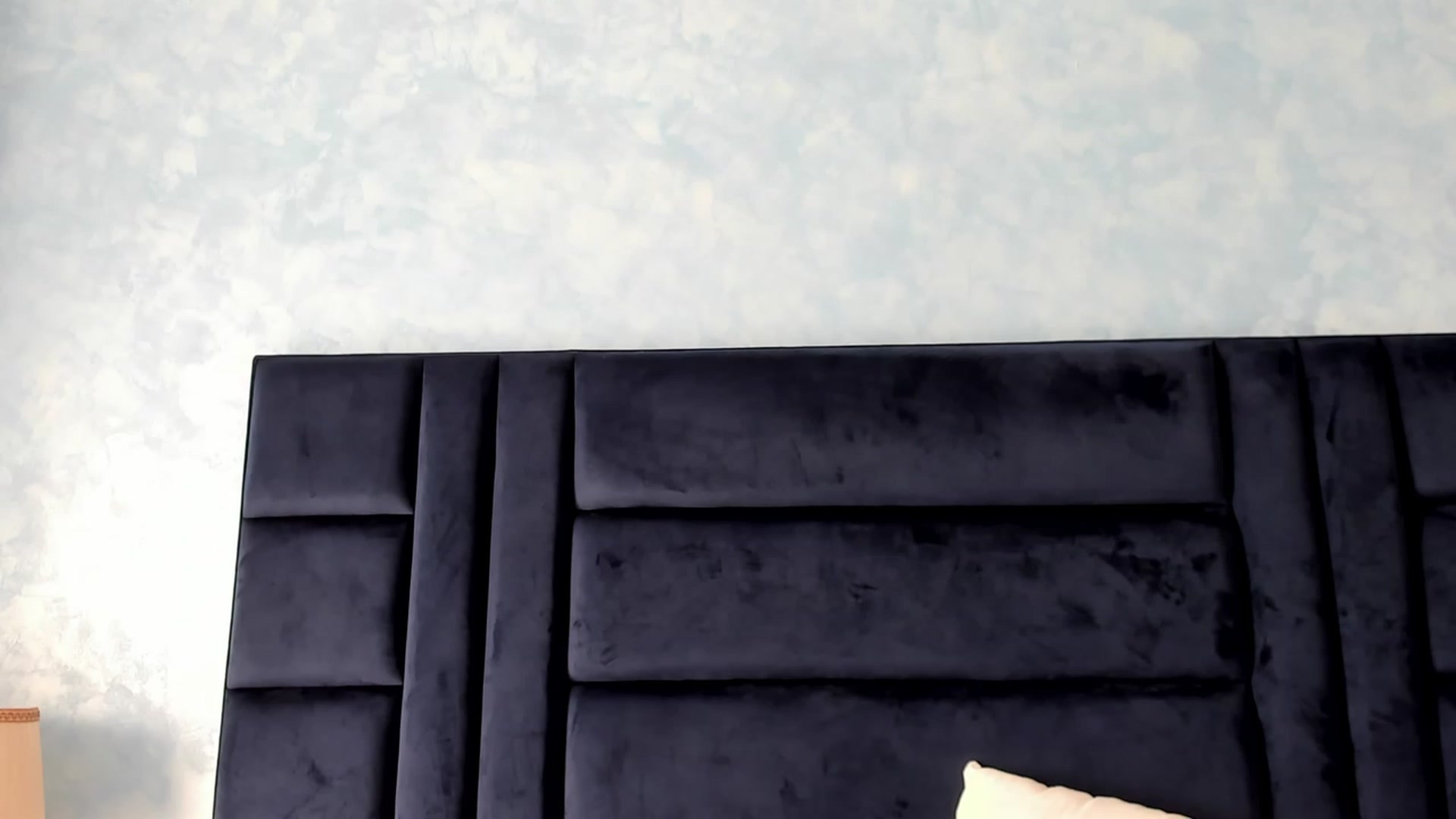 Gallery image thumbnail from Okssanna1's myfreecams stream on, 09/26/2023, 09:00 image 12 of 20