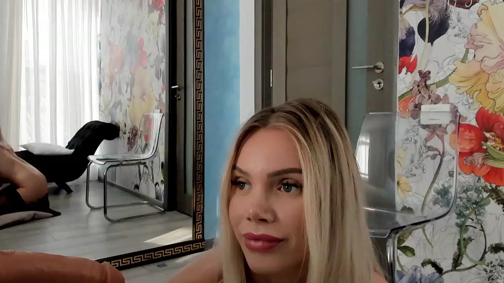 Gallery image thumbnail from Okssanna1's myfreecams stream on, 09/28/2023, 06:36 image 16 of 20