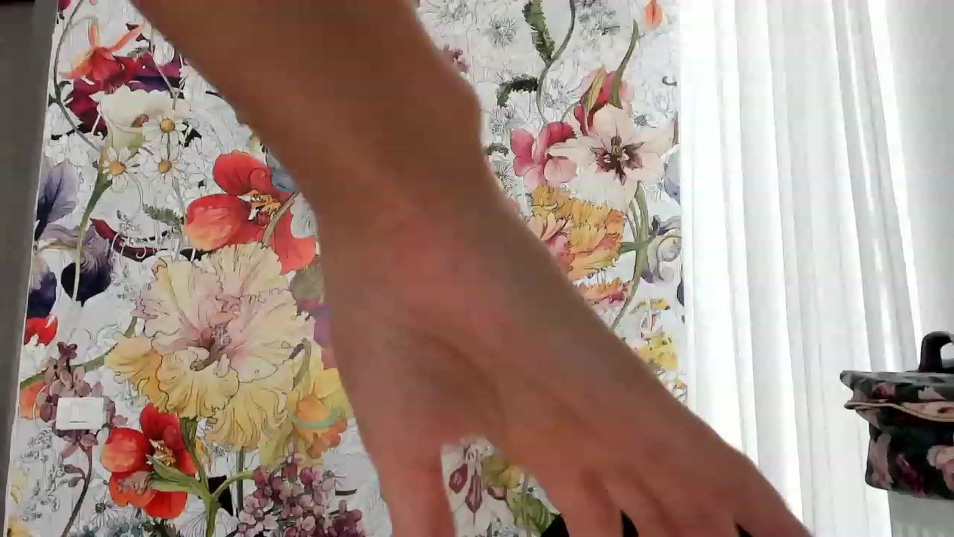 Gallery image thumbnail from Okssanna1's myfreecams stream on, 10/06/2023, 08:20 image 10 of 20