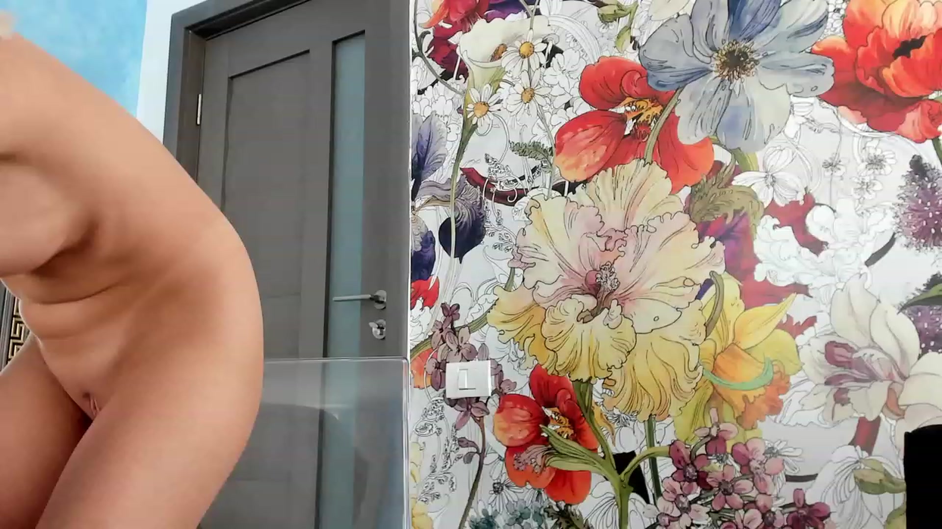 Gallery image thumbnail from Okssanna1's myfreecams stream on, 10/06/2023, 10:19 image 12 of 20