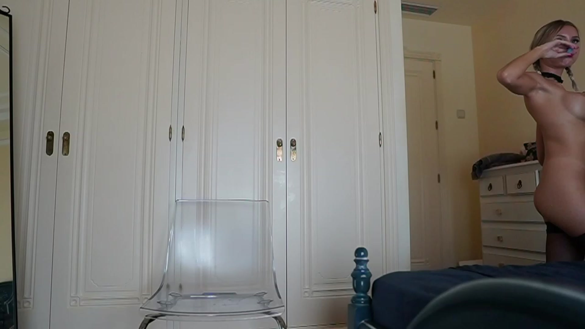 Gallery image thumbnail from Okssanna1's myfreecams stream on, 10/12/2023, 11:16 image 9 of 20